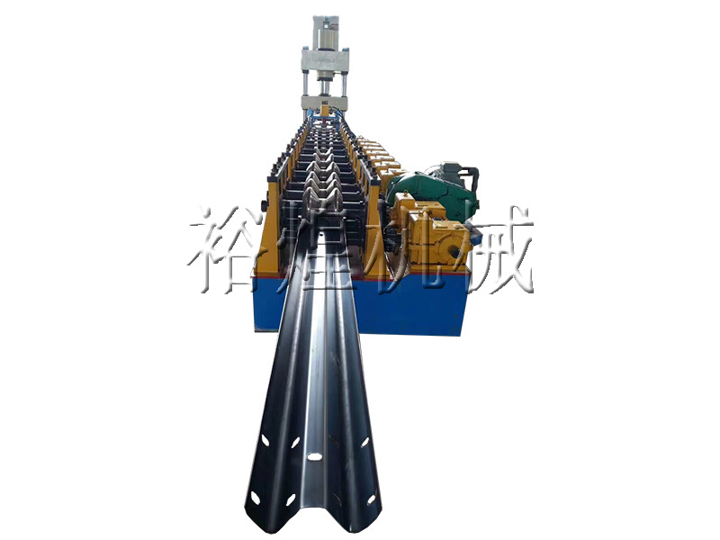 護欄板設備 護欄板設備